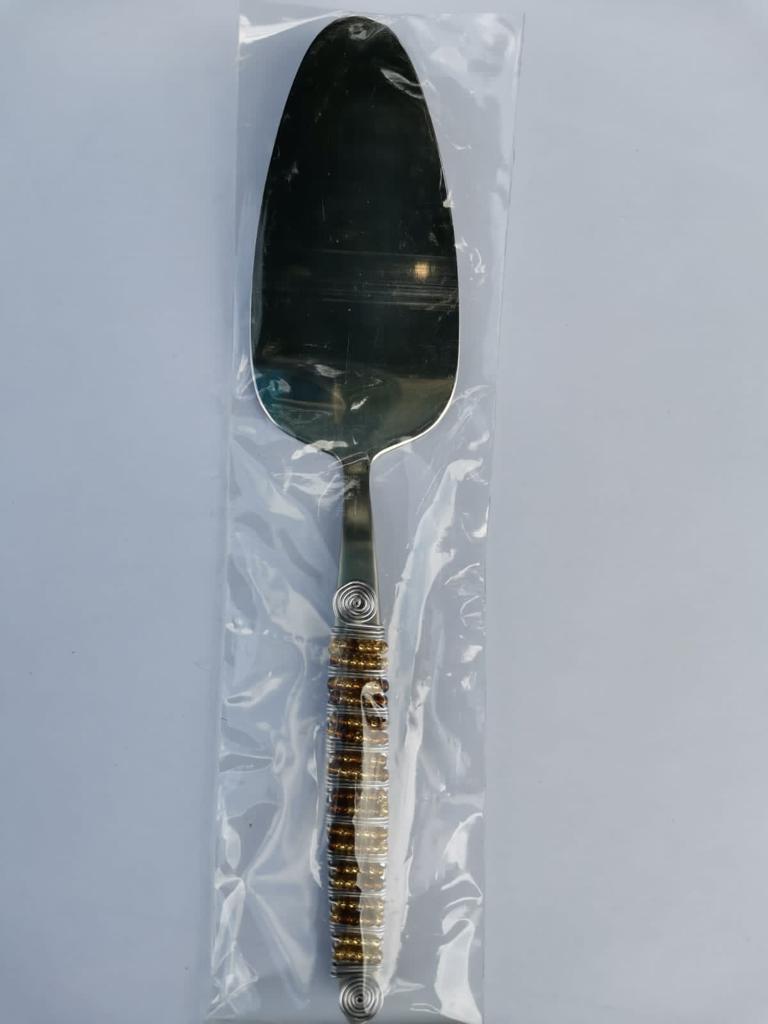 Cake Lift with African Handle Beading