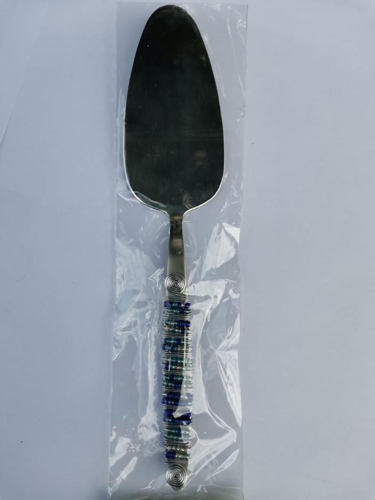 Cake Lift with African Handle Beading