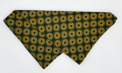 Table Runner - Shweshwe Dark Green Daisy
